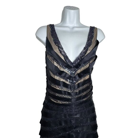 Elegant Navy Midi Dress - Picture 2 of 11